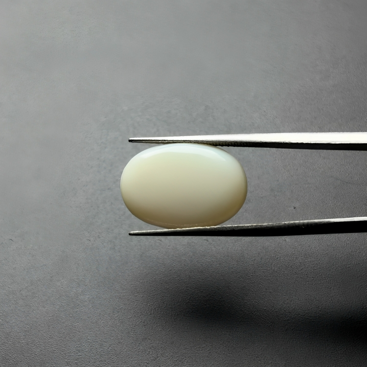 Plain Opal (दूधिया पत्थर) - Average